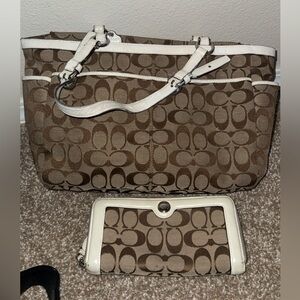 Coach Signature Canvas Tote